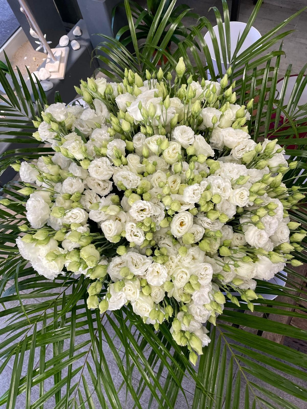 Coussin de deuil fleuri