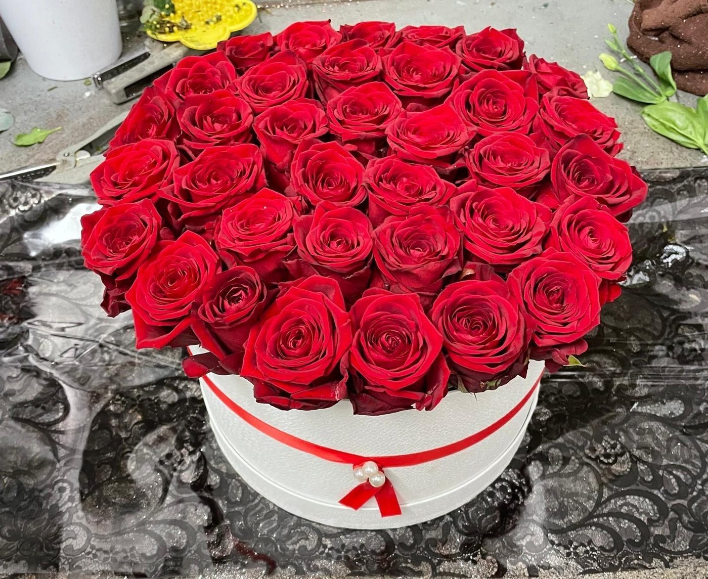 Boîte à roses rouges, création Fleurs d'Émile artisan fleuriste Pégomas