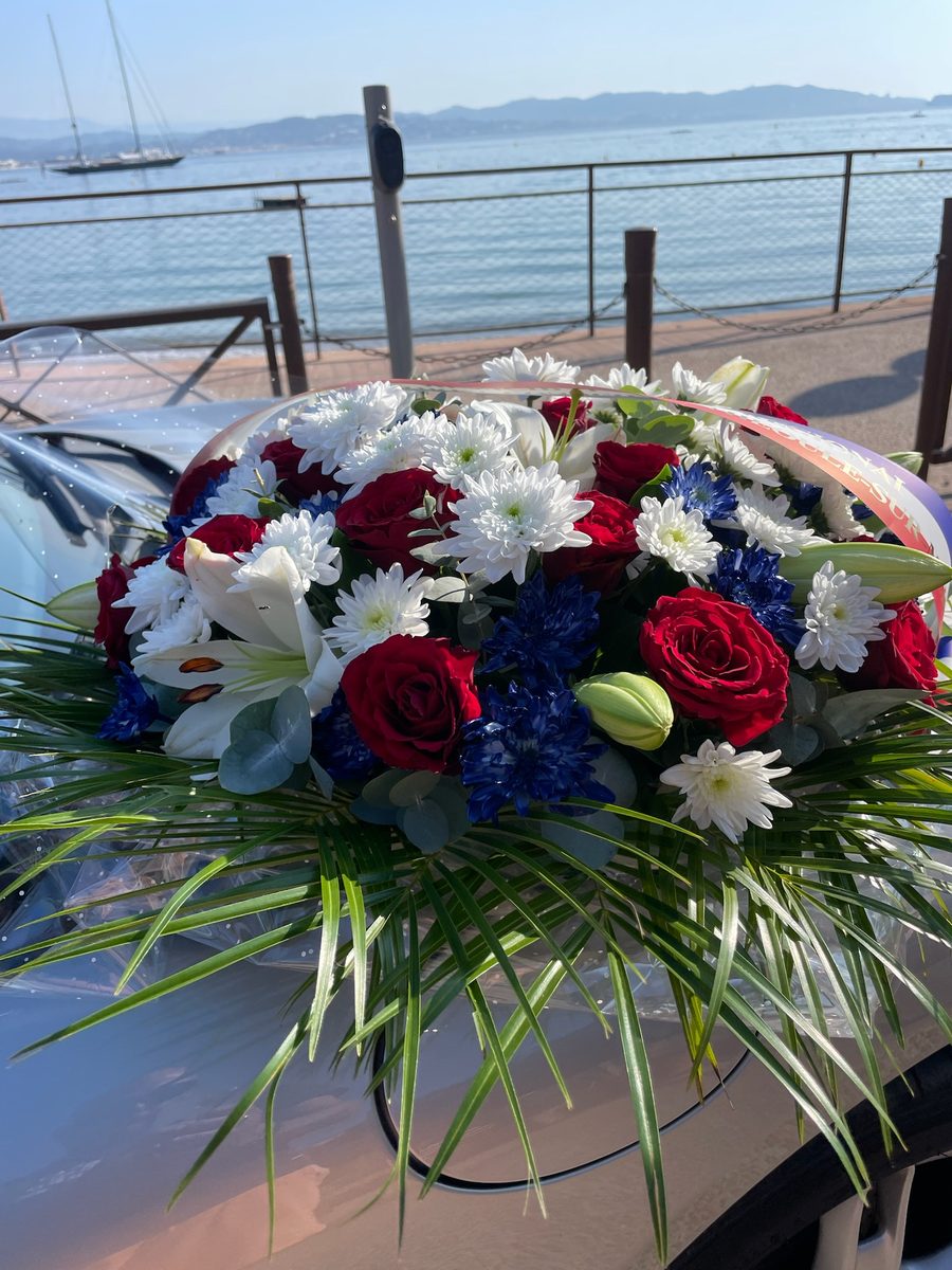 Seasonal floral creation