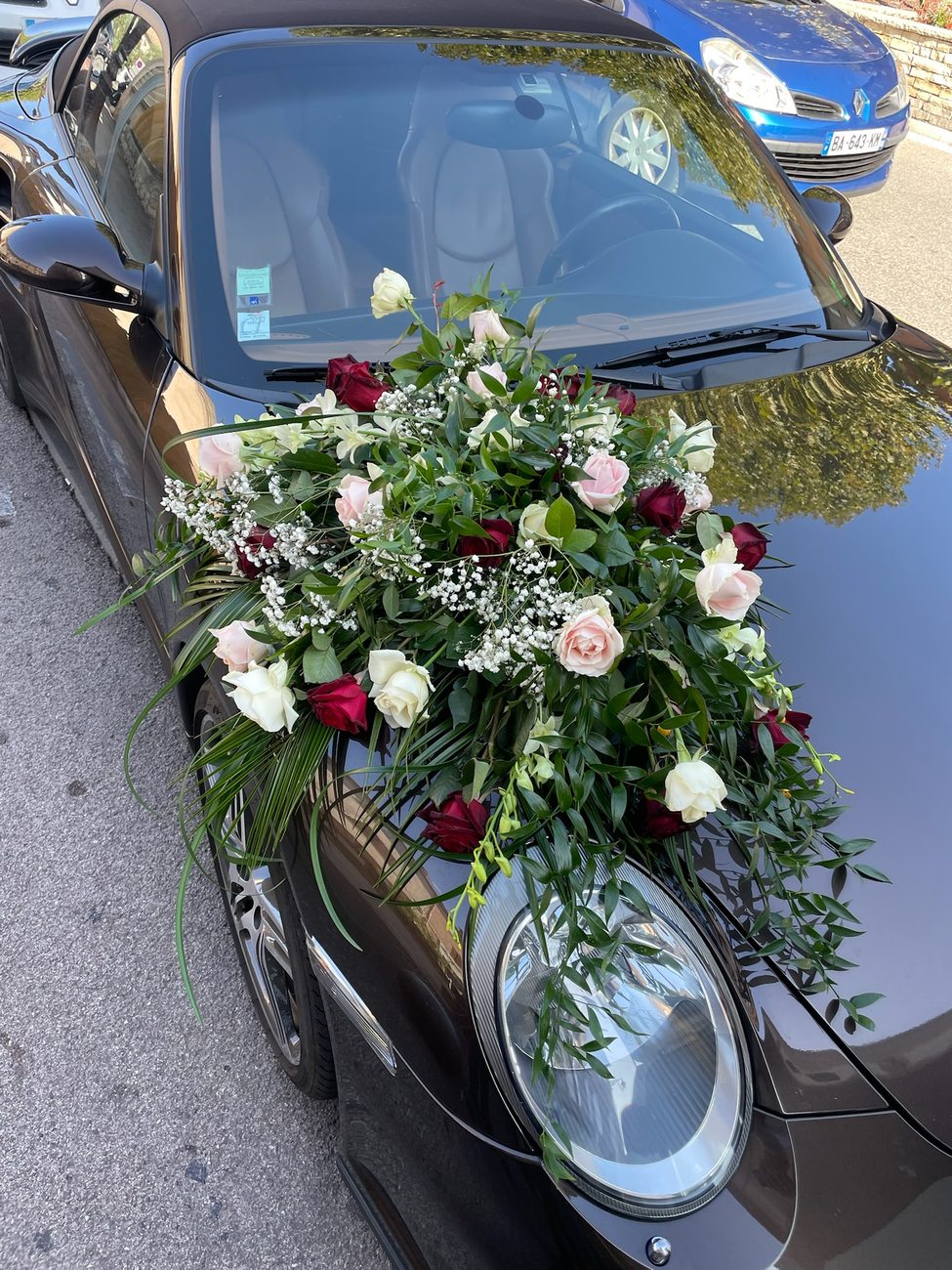 Flowered wedding table