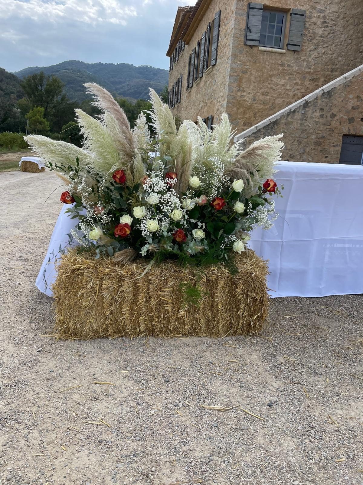 Flowered wedding arch Fleurs d'Émile
