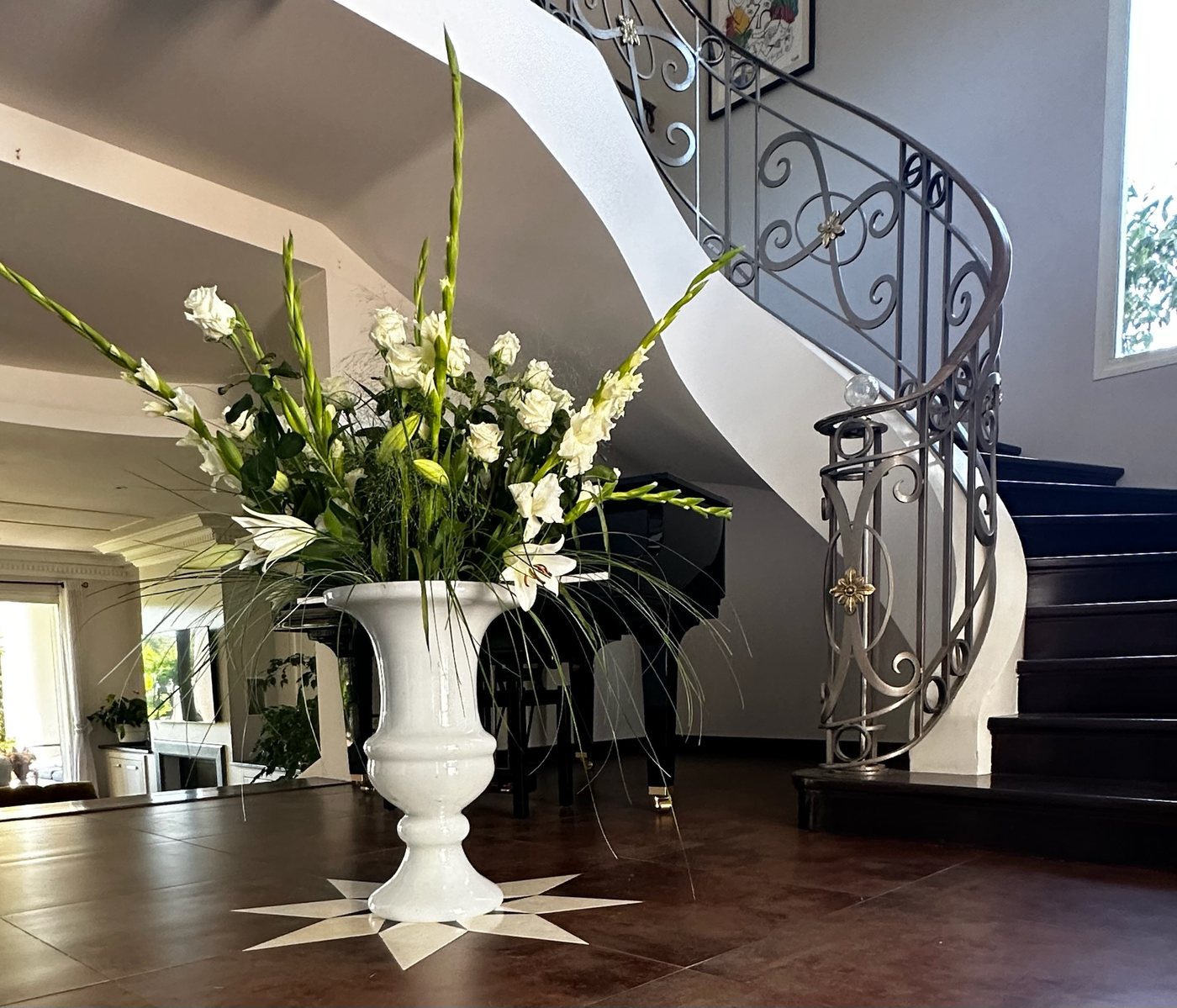 Décoration florale de villas et hôtels sur la Côte d'Azur, Fleurs d'Émile